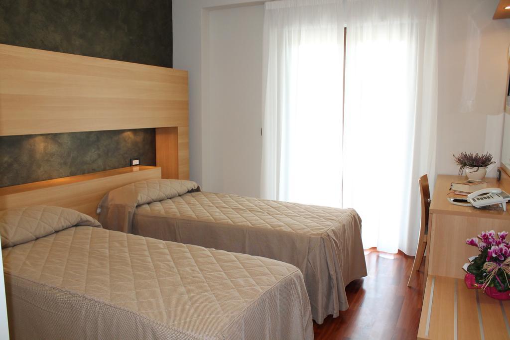Halanus Hotel And Resort Alanno Room photo
